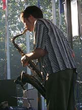 [ skerik gives it up during trilon's set ]